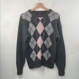 Cambridge Classics Men’s  Classic Argyle Wool Sweater in Gray Medium